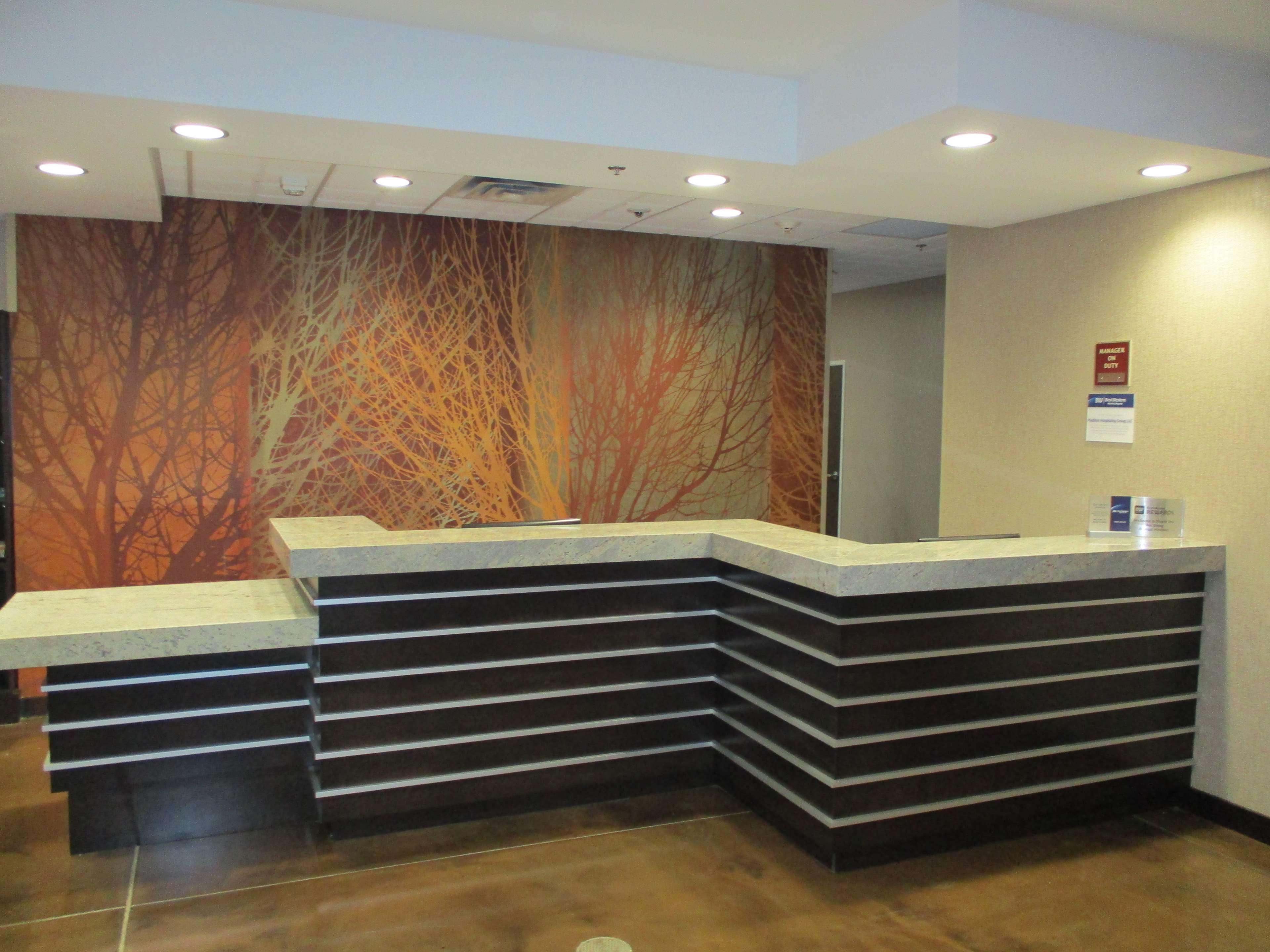 Best Western Plus Lakeview Hotel Madison Extérieur photo