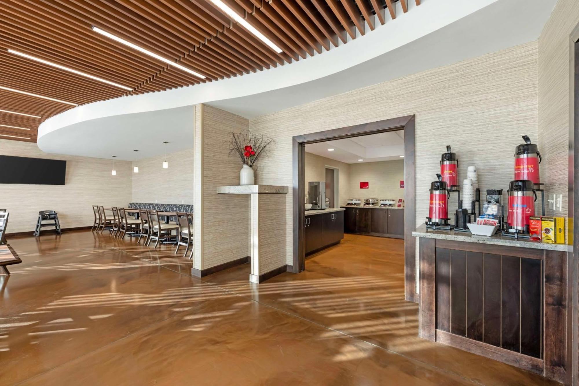 Best Western Plus Lakeview Hotel Madison Extérieur photo