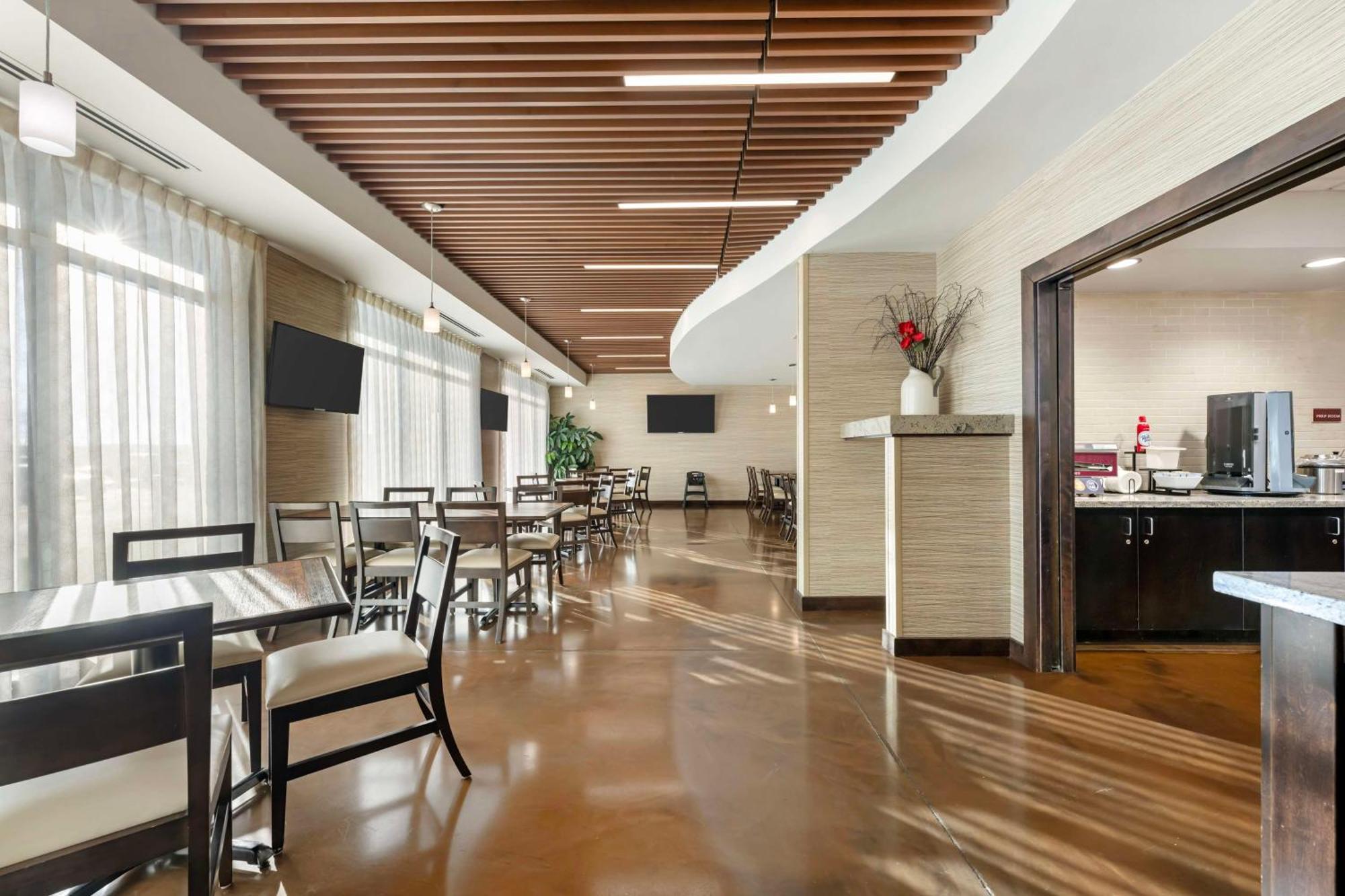 Best Western Plus Lakeview Hotel Madison Extérieur photo