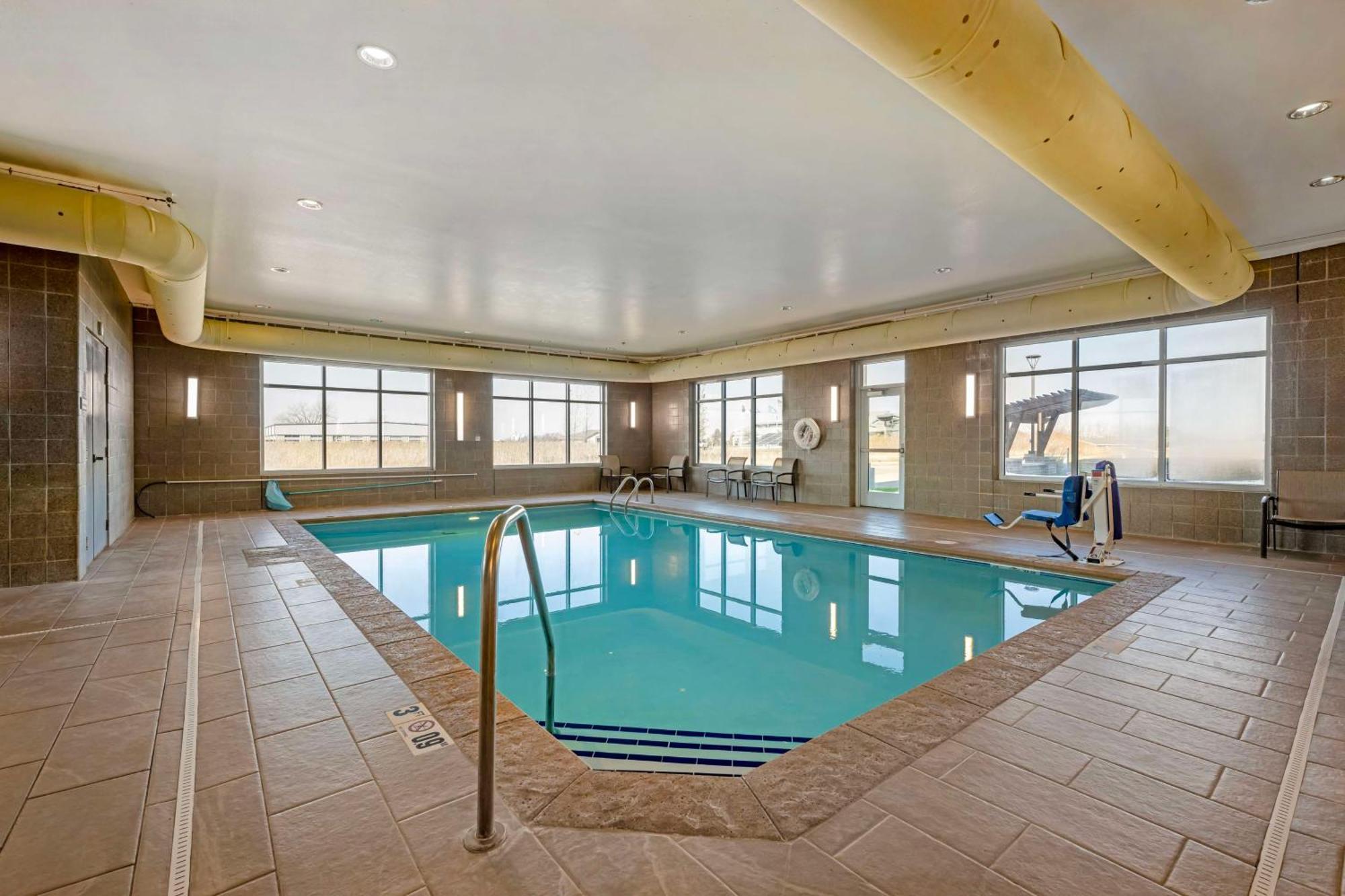 Best Western Plus Lakeview Hotel Madison Extérieur photo