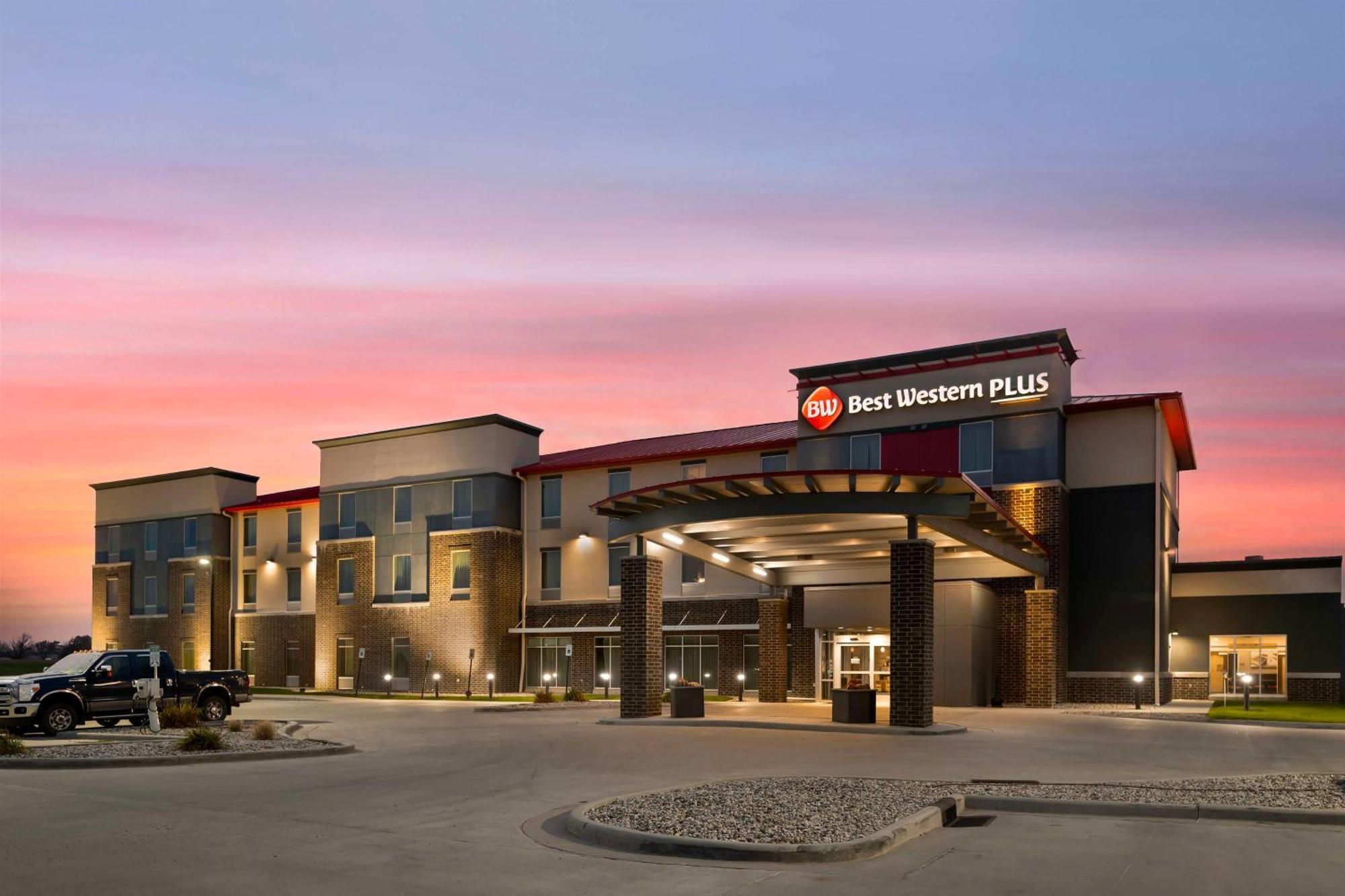 Best Western Plus Lakeview Hotel Madison Extérieur photo